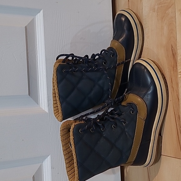 Call it Spring women's size 6 winter boots - Picture 2 of 6